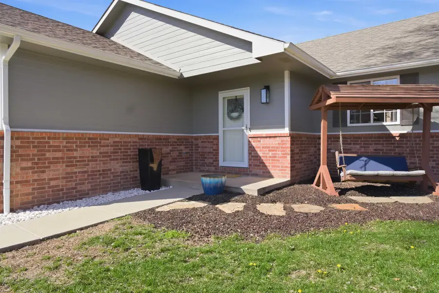 901 N Linden Ln, Derby, KS 67037 - #3