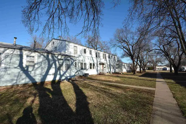 1308 S Pershing Ave, Wichita, KS 67218