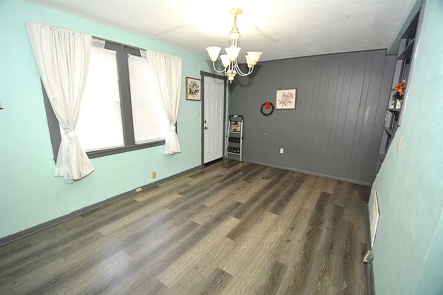 1308 S Pershing Ave, Wichita, KS 67218 - #3