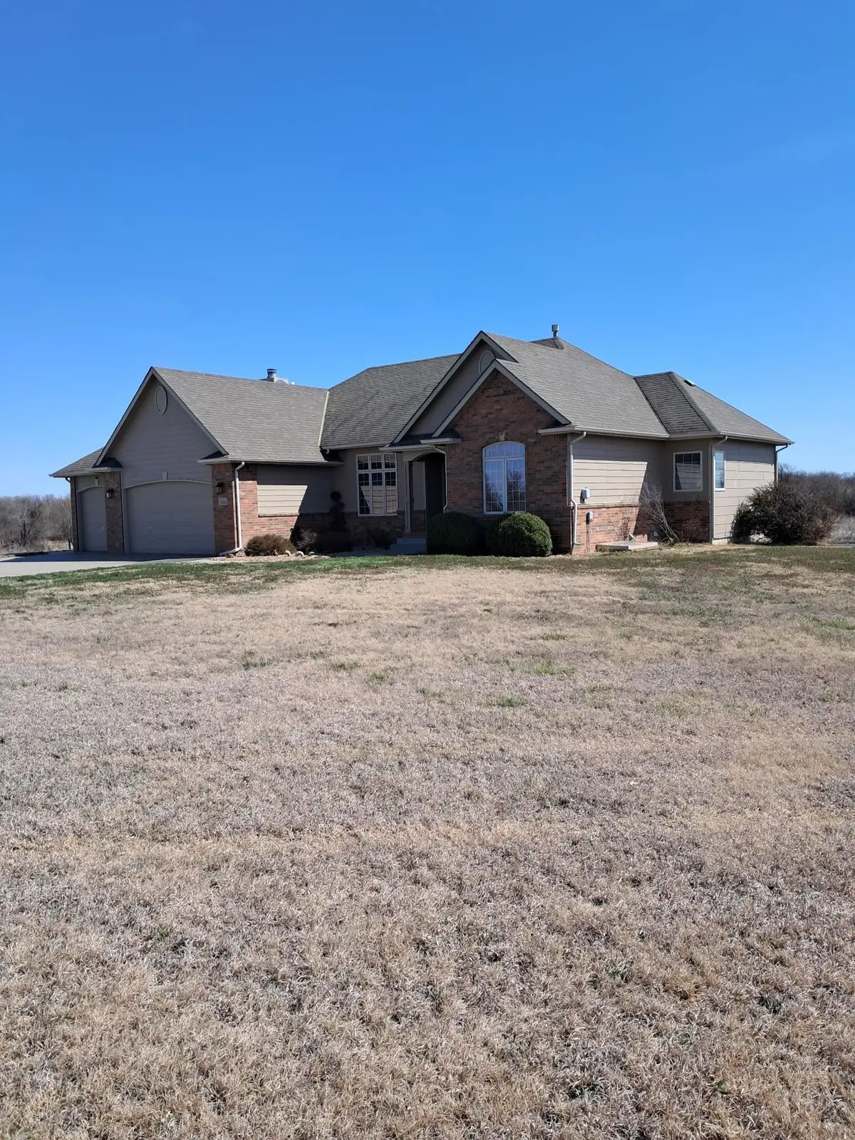 4104 N East Lake Rd, Newton, KS 67114 - #1
