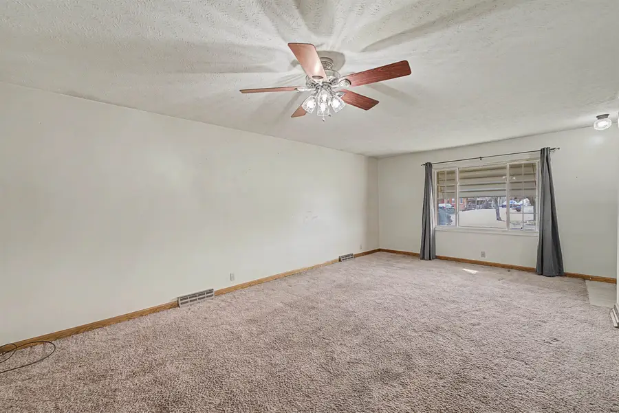 2661 Highland Ave, Salina, KS 67401 - #3