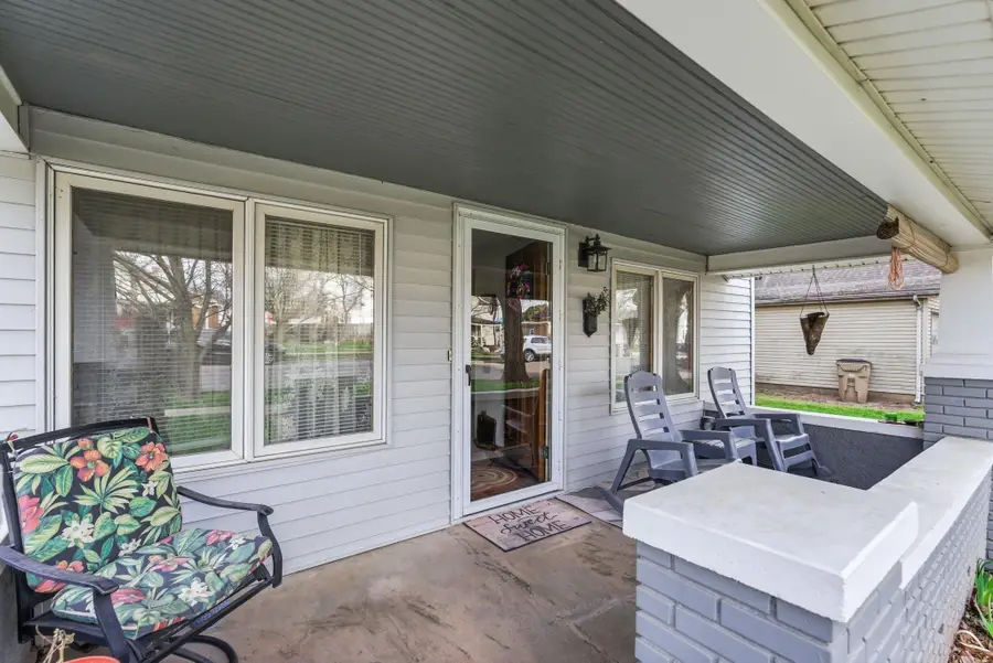 108 S Sedgwick Ave, Haven, KS 67543 - #3