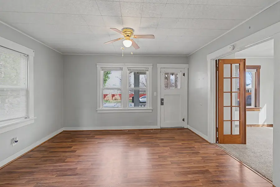 832 Sherman St, Salina, KS 67401 - #2