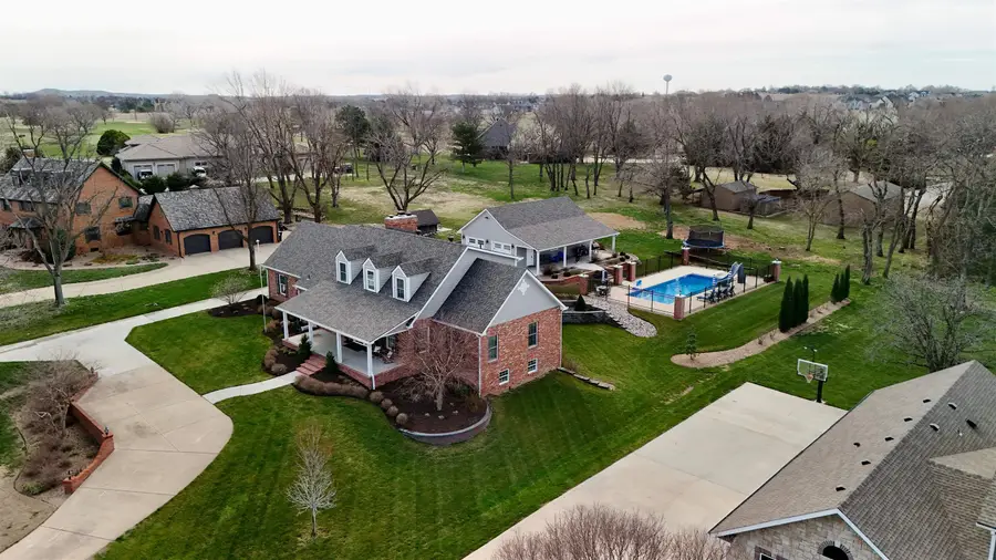 863 Eastridge Dr, Salina, KS 67401 - #2