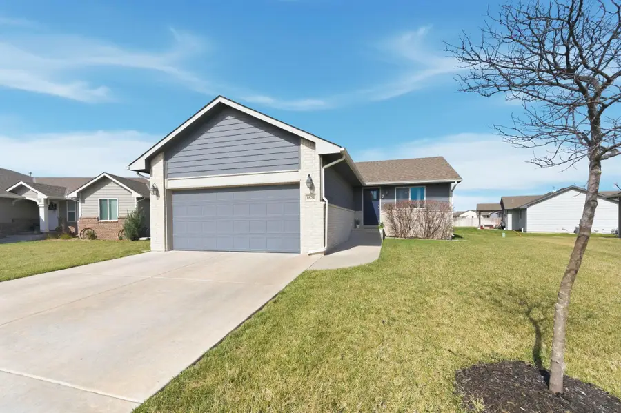 1621 N Thoroughbred St, Wichita, KS 67235 - #3