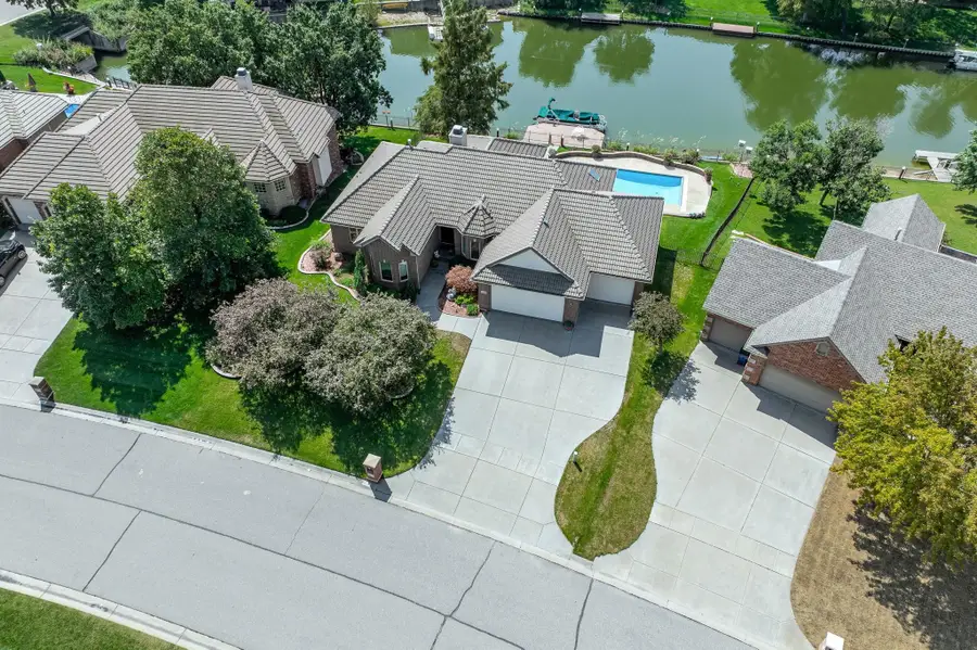 3209 W Bayview St, Wichita, KS 67204 - #3