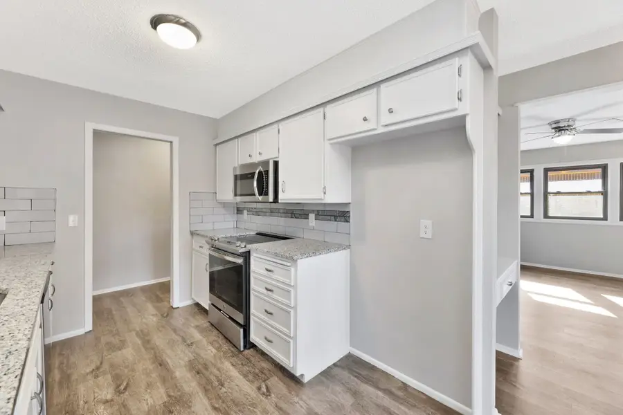 919 S Cypress St, Wichita, KS 67207 - #3