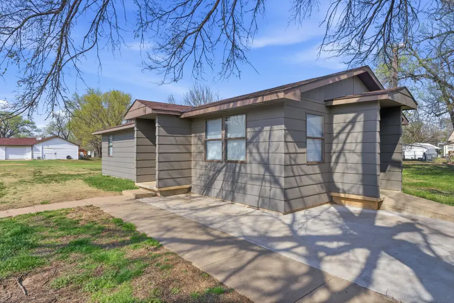 502 N Harper St, Attica, KS 67009 - #2