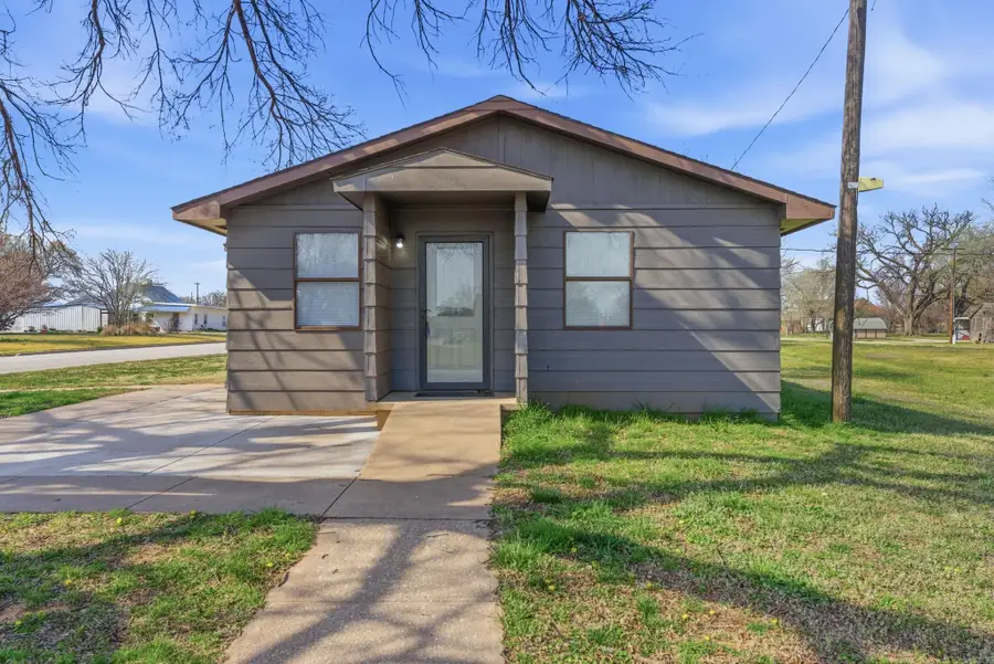 502 N Harper St, Attica, KS 67009 - #3
