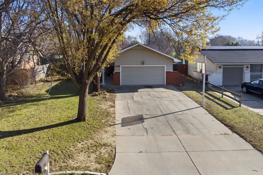 4428 Gunnison St, Bel Aire, KS 67220 - #3