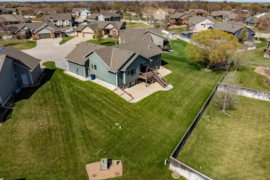 542 S Fawnwood Ct, Wichita, KS 67235 - #2