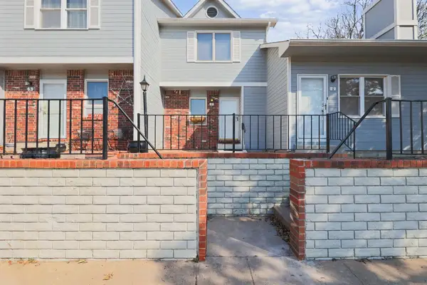 101 S Rock Rd Apt 2, Derby, KS 67037