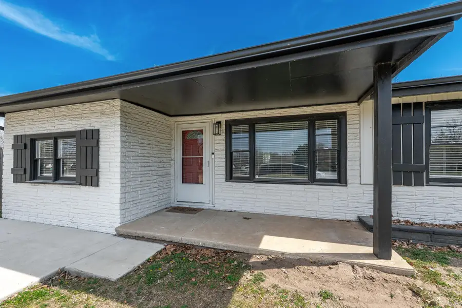 912 N Anna St, Wichita, KS 67212 - #2