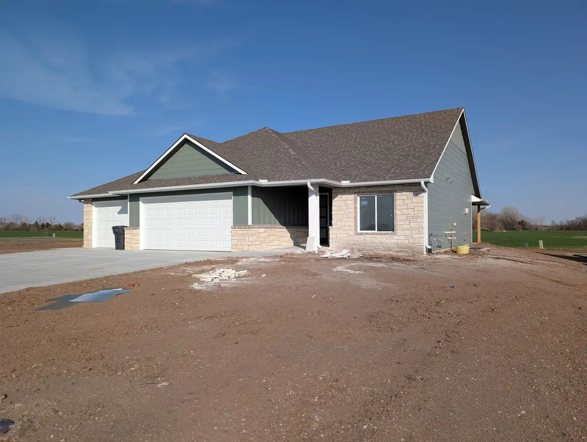 505 Maple Leaf Cir, Newton, KS 67114 - #1