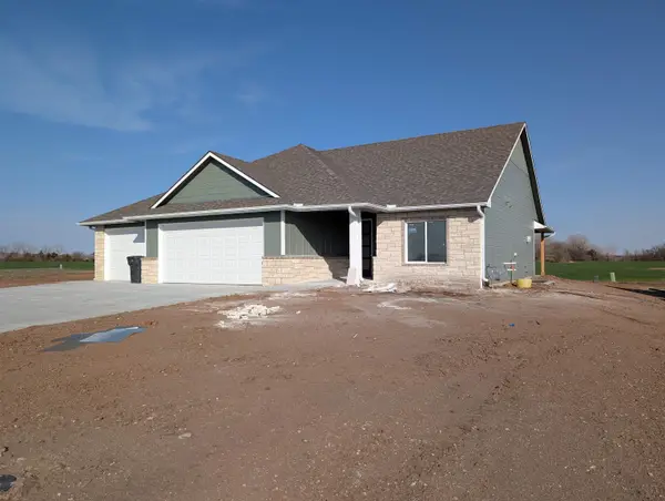 505 Maple Leaf Cir, Newton, KS 67114