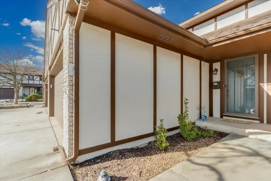 641 N Woodlawn #18, Wichita, KS 67208 - #2