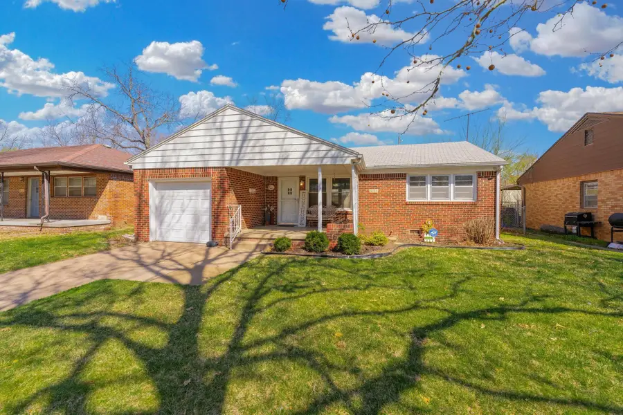 6056 Castle Dr, Wichita, KS 67218 - #3