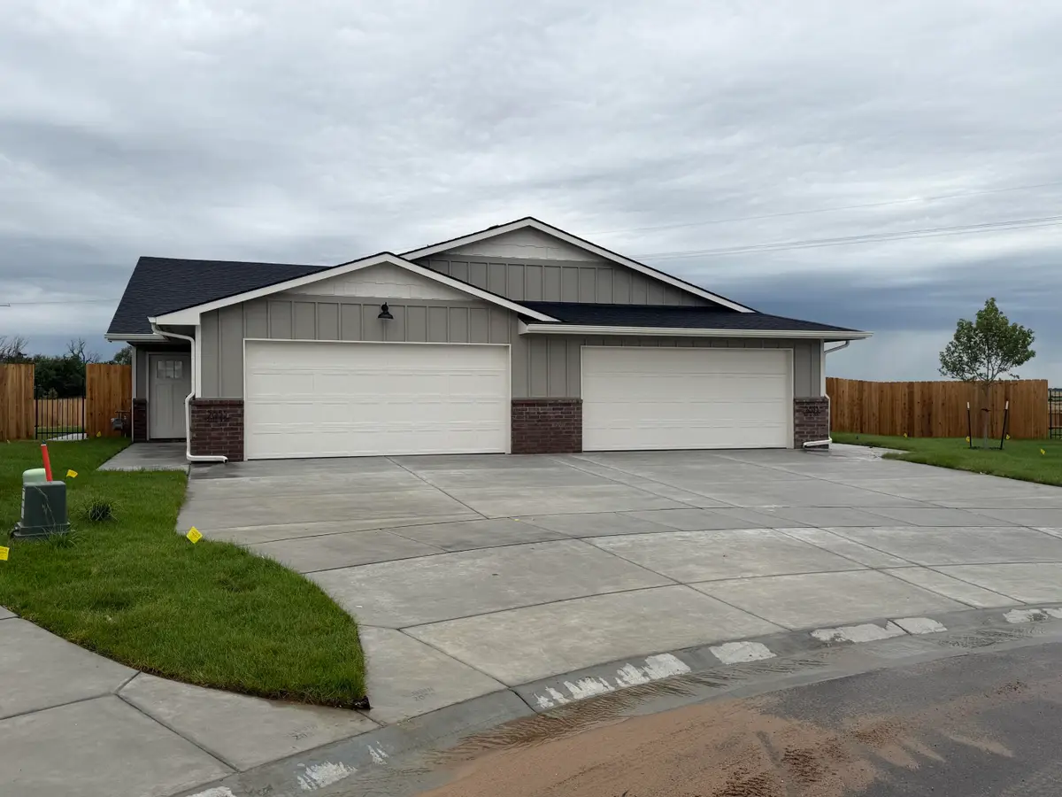 2853 S Cedar Crest Ct, Wichita, KS 67215 - #1