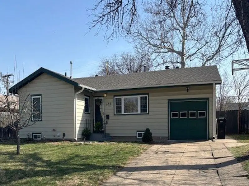 638 Carl, Salina, KS 67401 - #1