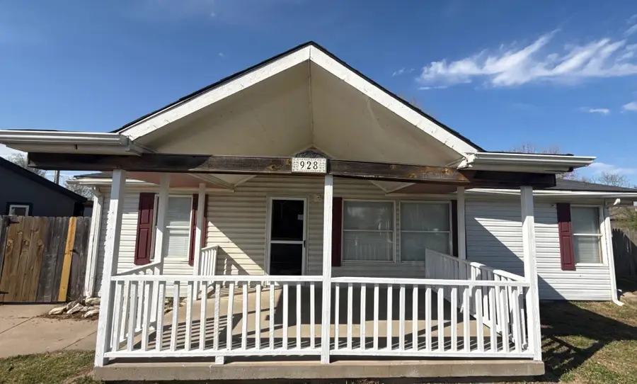 928 W Summey St, Haysville, KS 67060 - #3