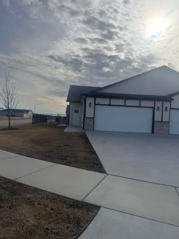 5196 N Honeylocust St, Wichita, KS 67226