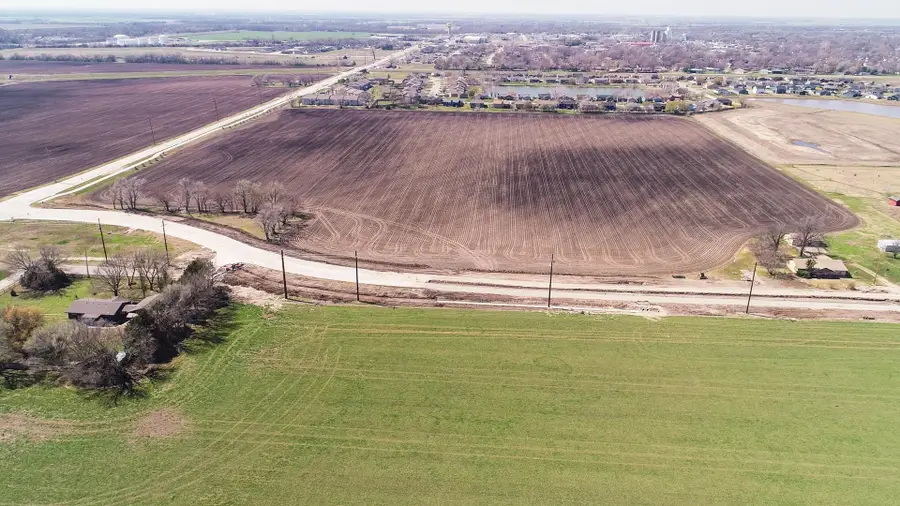 7945 N Seneca St, Valley Center, KS 67147 - #2