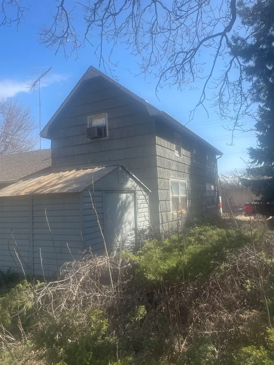 916 Van Buren St, Harper, KS 67058 - #3