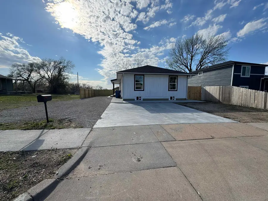 1947 N Chautauqua Ave, Wichita, KS 67214 - #2