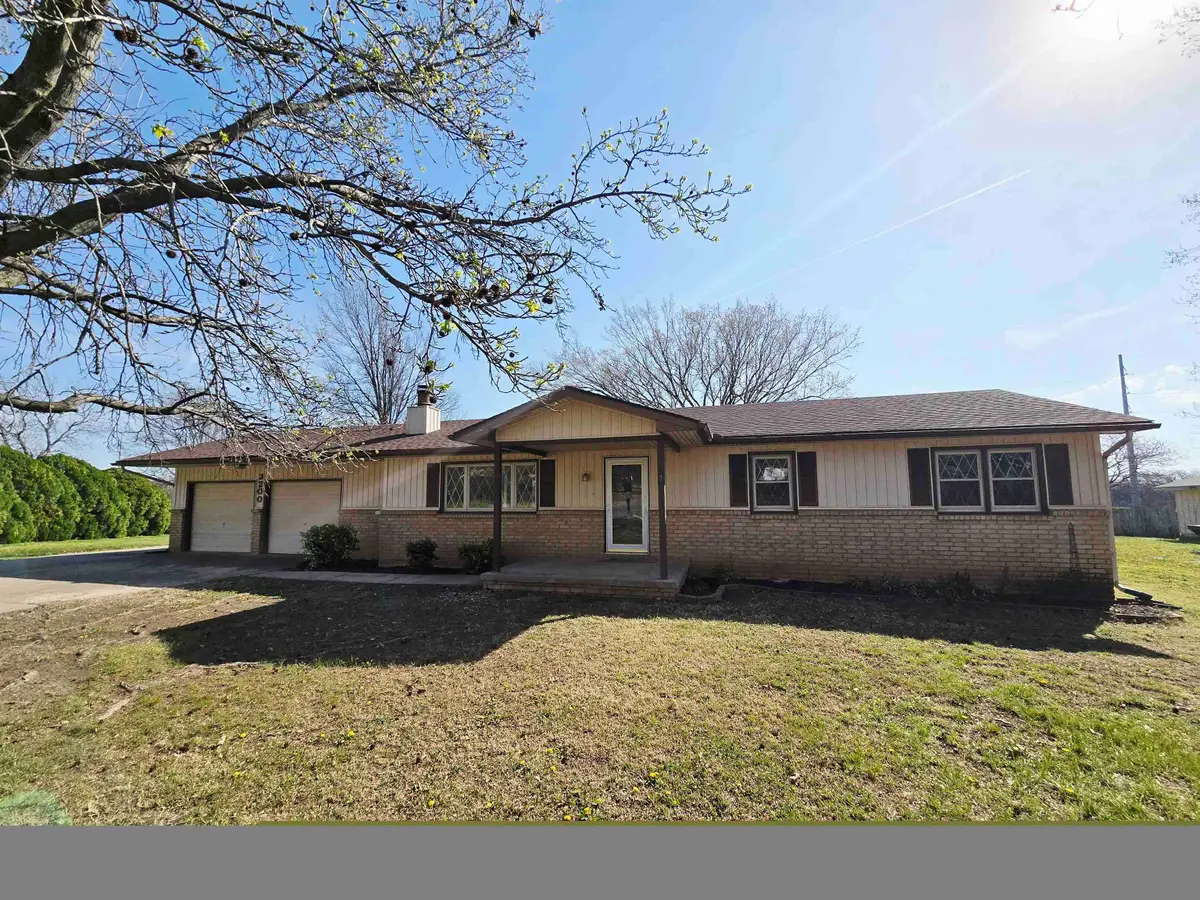 3200 Cathlinda Dr, Winfield, KS 67156 - #1