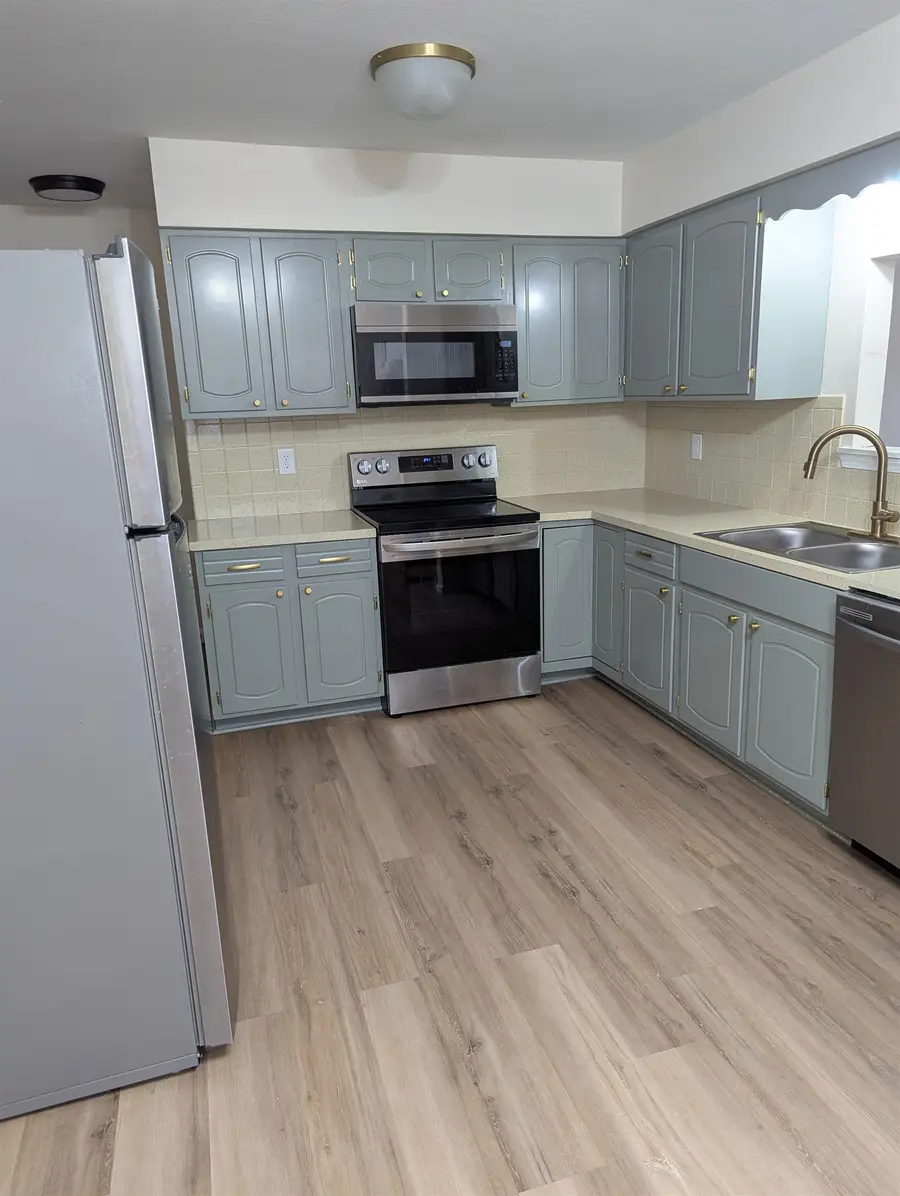 3320 S Mccomas St, Wichita, KS 67217 - #2