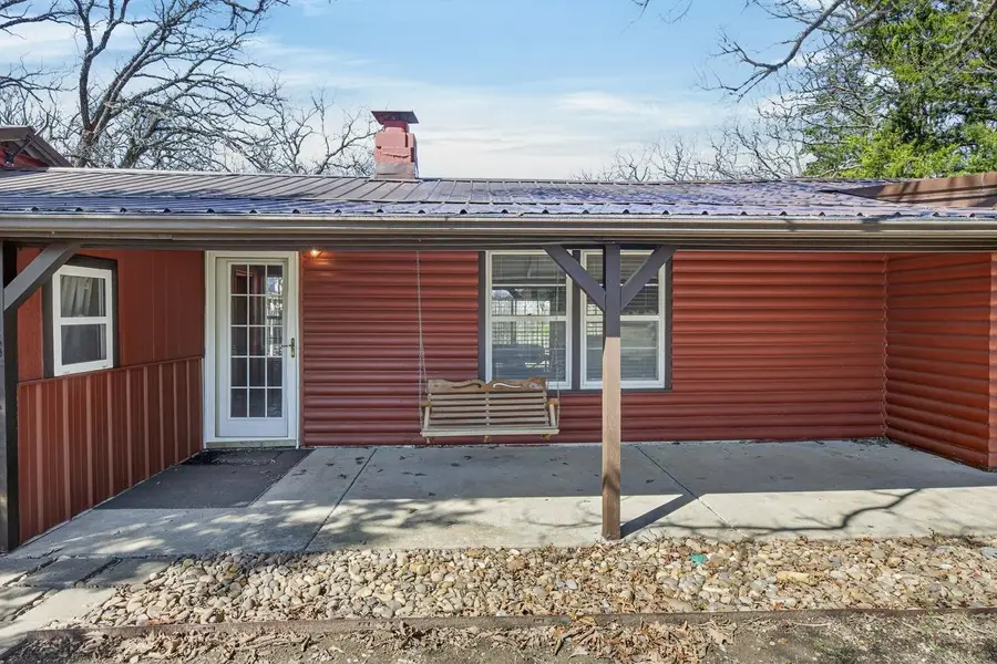 216 E Lakeview Dr, Toronto, KS 66777 - #3