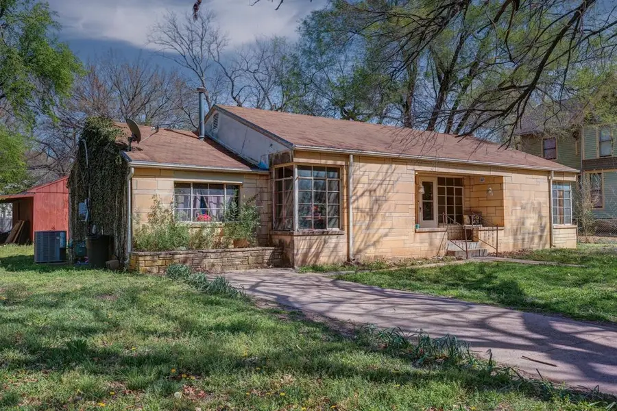 1010 Menor St, Winfield, KS 67156 - #2