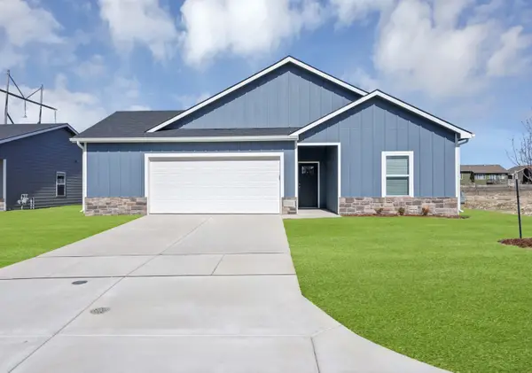 9415 E Hurst St, Wichita, KS 67210