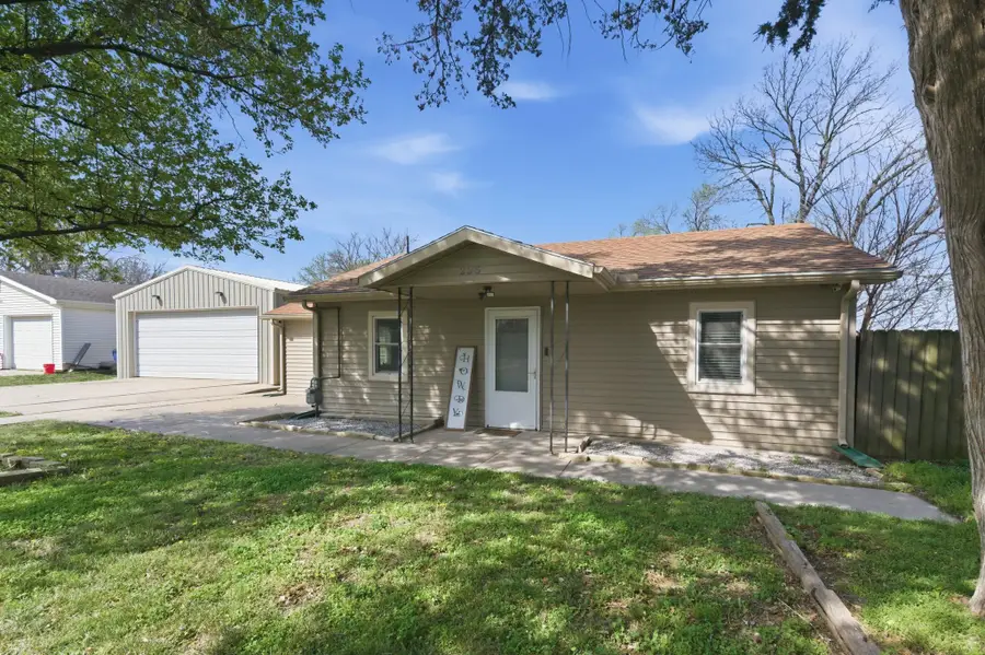 235 S Norris St, Benton, KS 67017 - #2