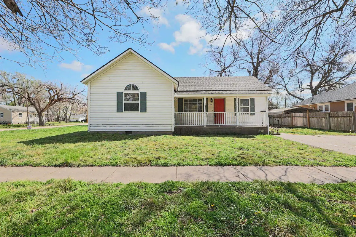 206 Pine St, Halstead, KS 67056 - #1