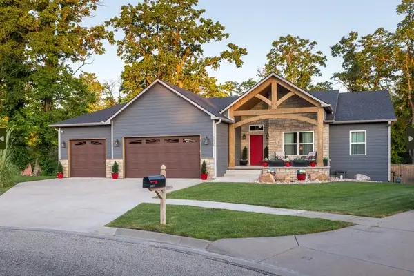 3605 Hickory Ct, Hutchinson, KS 67502