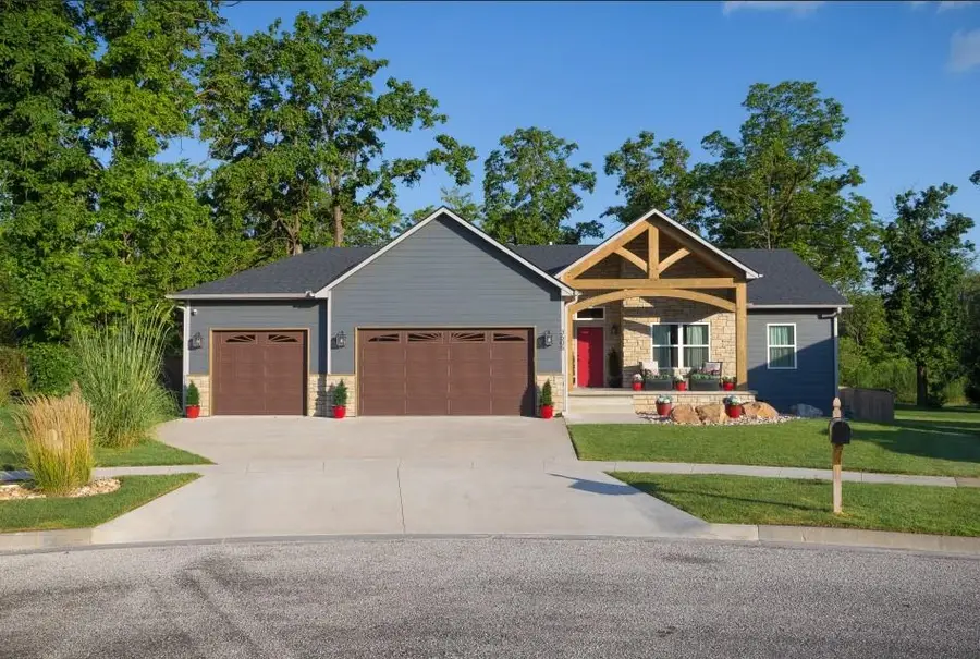 3605 Hickory Ct, Hutchinson, KS 67502 - #2