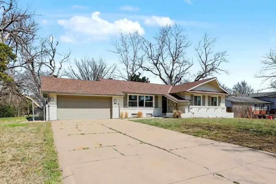 8026 E Morningside St, Wichita, KS 67207 - #2