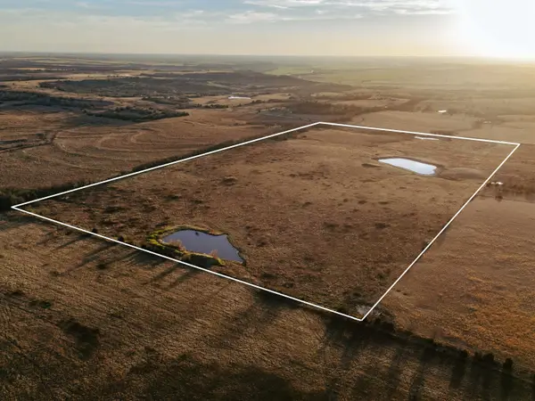 00000 E 141st Rd, Winfield, KS 67156