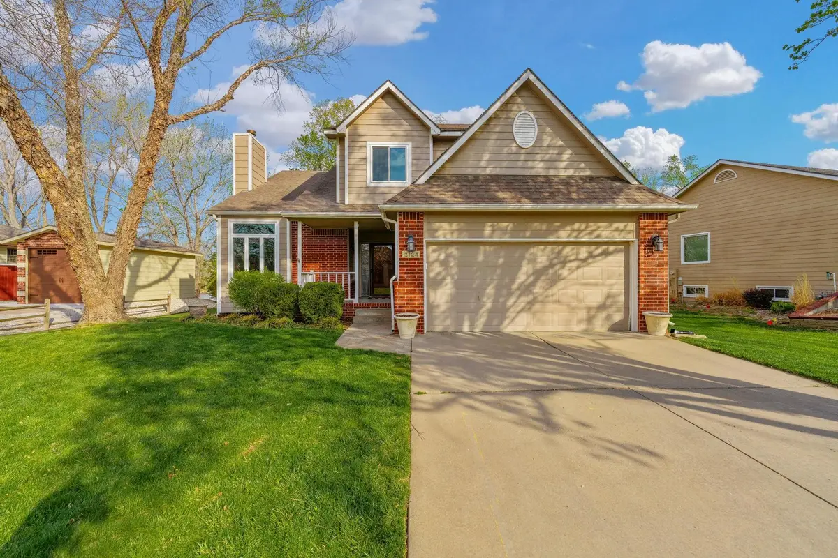 2124 E Countryview Dr, Derby, KS 67037 - #1