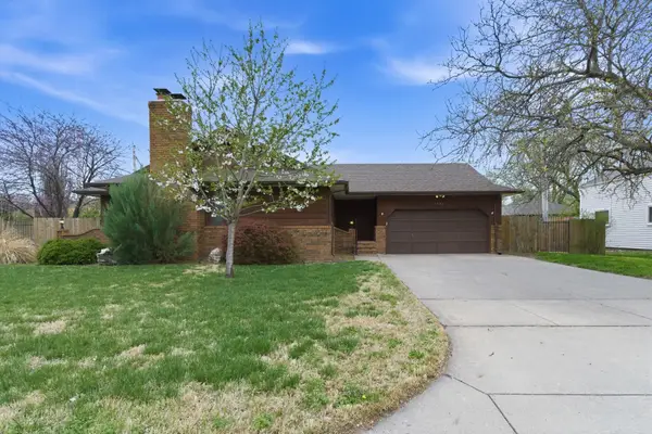 1933 N Pleasantview Cir, Wichita, KS 67203