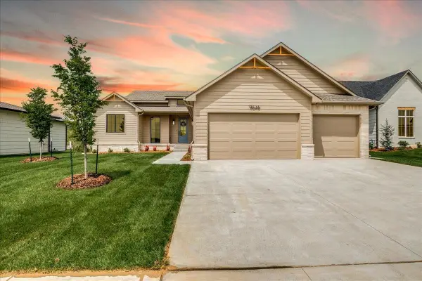 9646 W Cedar Lane, Maize, KS 67101