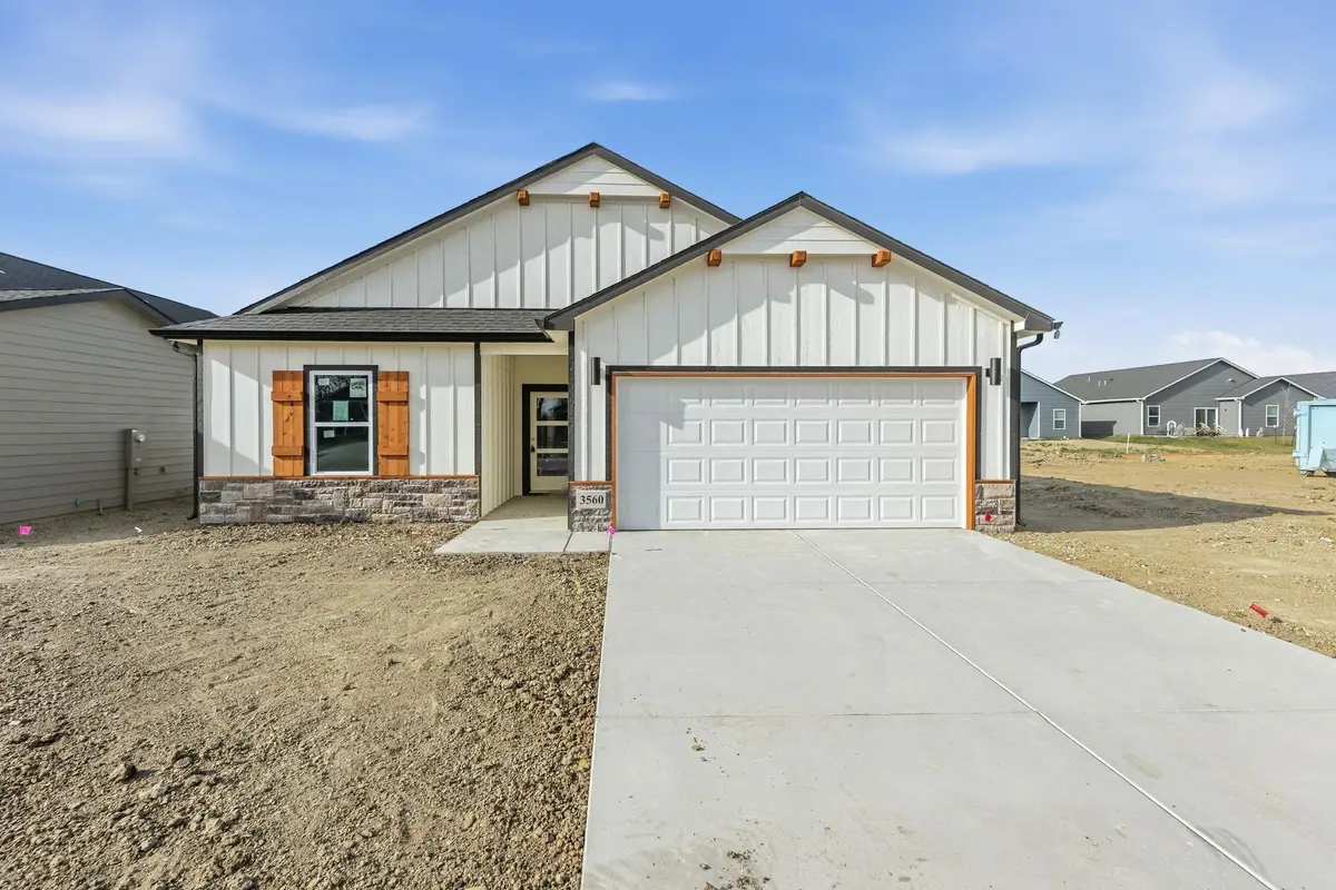 3560 E Bearsden St, Derby, KS 67037-7821 - #1