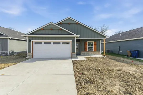 3561 E Bearsden St, Derby, KS 67037-7821