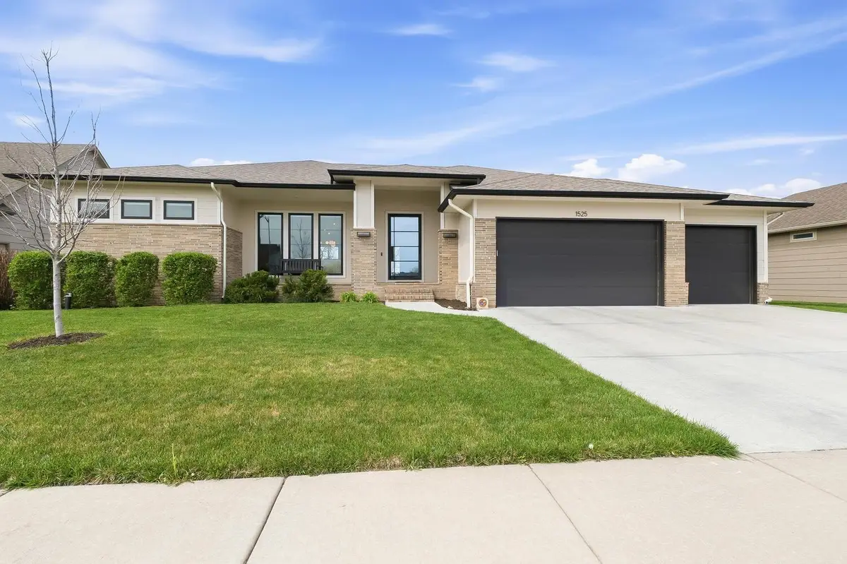 1525 N Shadow Rock Dr, Andover, KS 67002 - #1