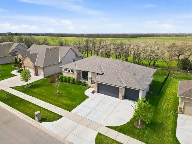 1525 N Shadow Rock Dr, Andover, KS 67002 - #2