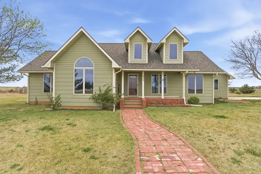 639 N Bluff Rd, Conway Springs, KS 67031 - #2