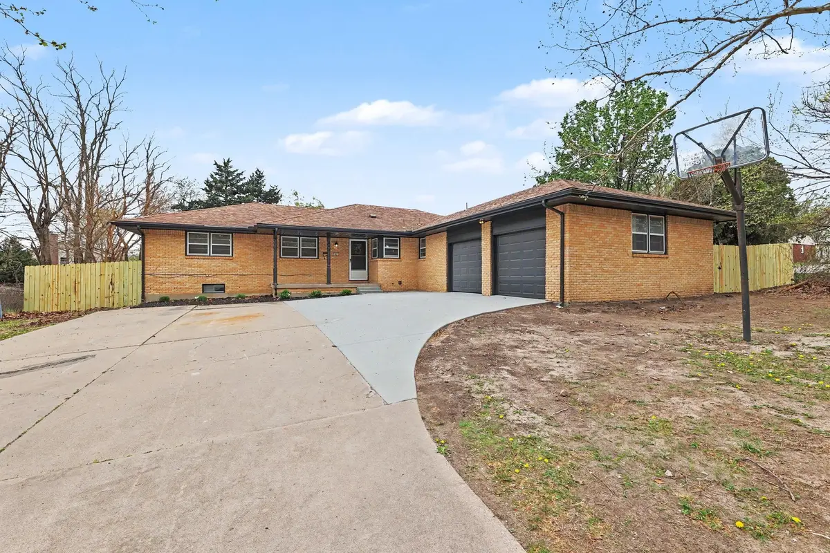 801 E Goeldner, Derby, KS 67037 - #1