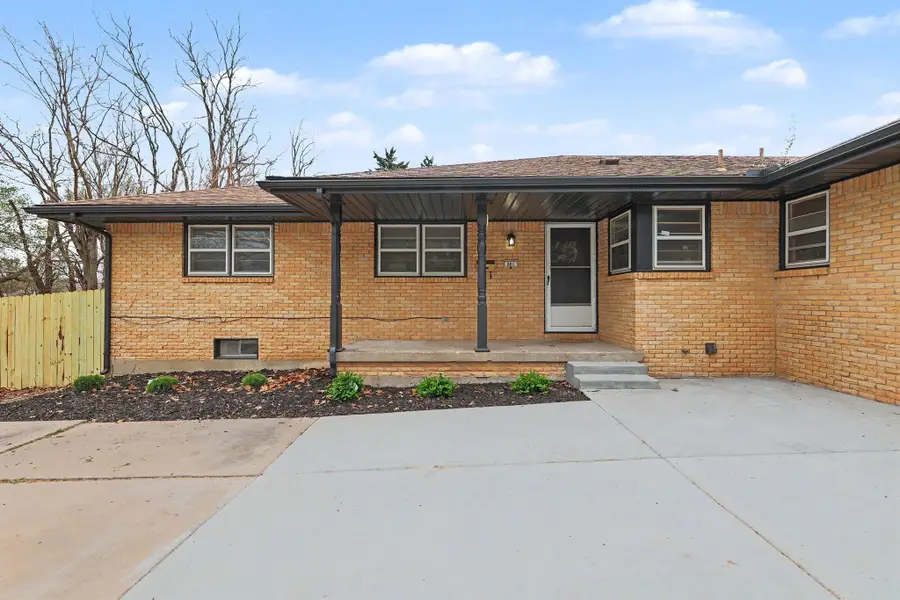 801 E Goeldner, Derby, KS 67037 - #3