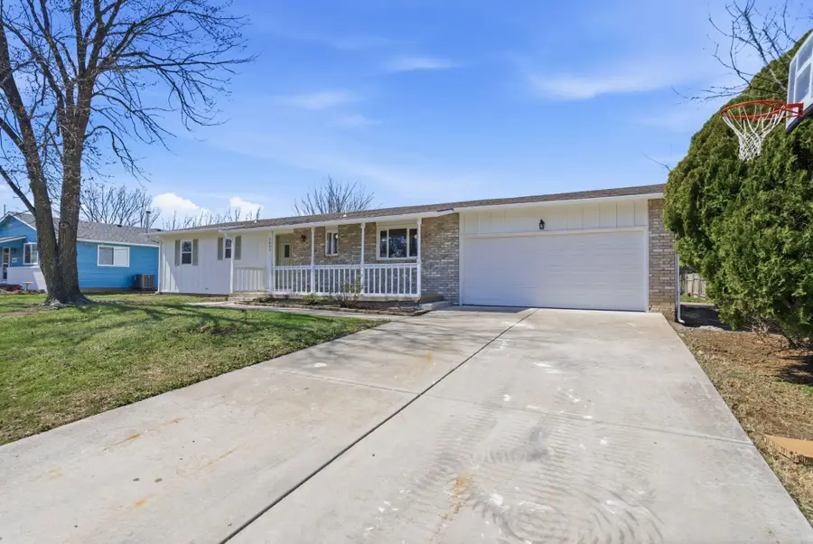 1637 N Timberline Dr, Rose Hill, KS 67133 - #2